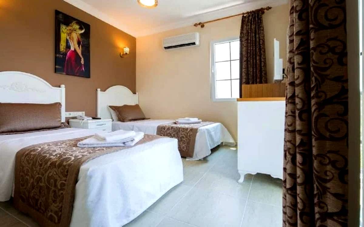 Twin Room, Partial Sea View