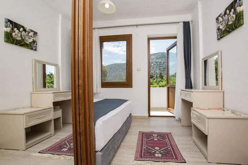 Room, Sea View
