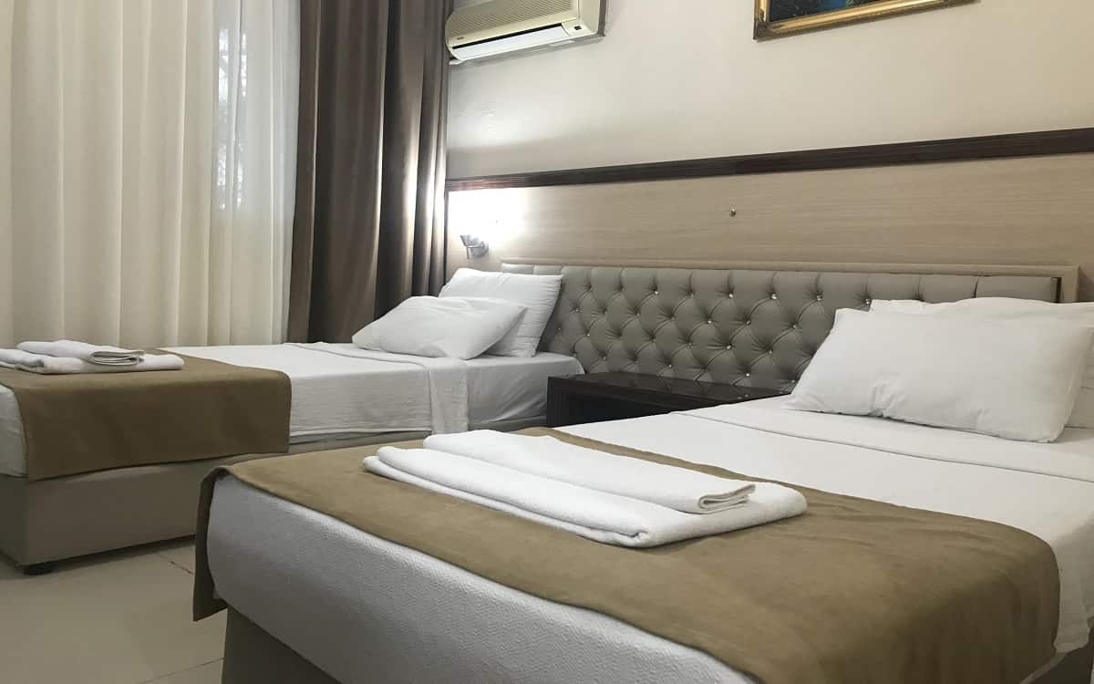 Doppelzimmer mit getrennten Betten