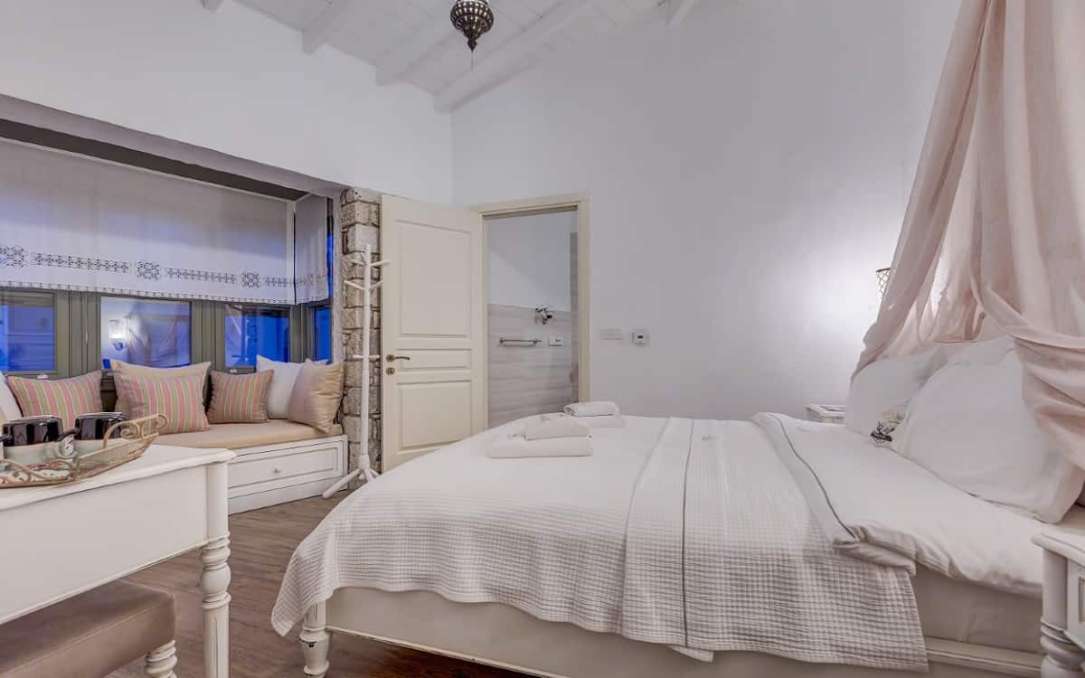 Doppelzimmer mit Fenster