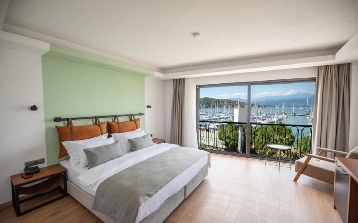 Zimmer mit französischem Balkon, Meerblick