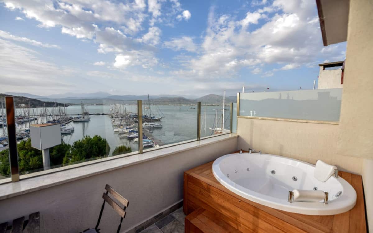 Zimmer mit Whirlpool, Meerblick