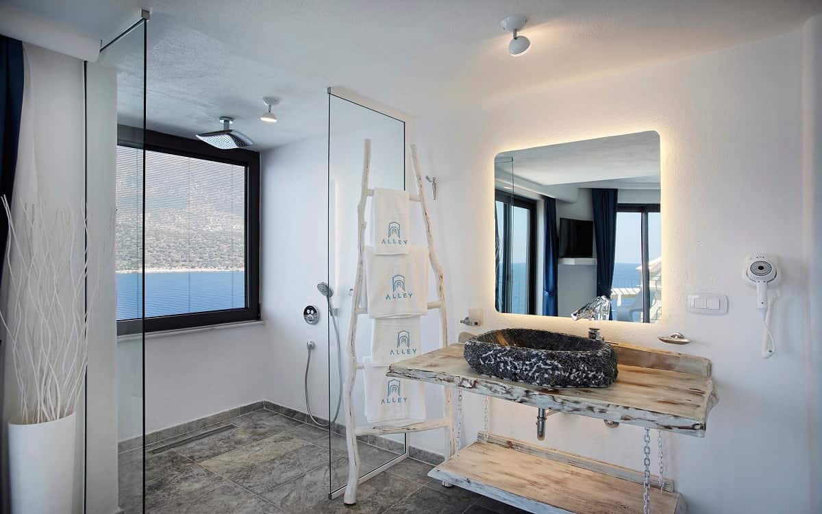 Zimmer, seitlicher Meerblick