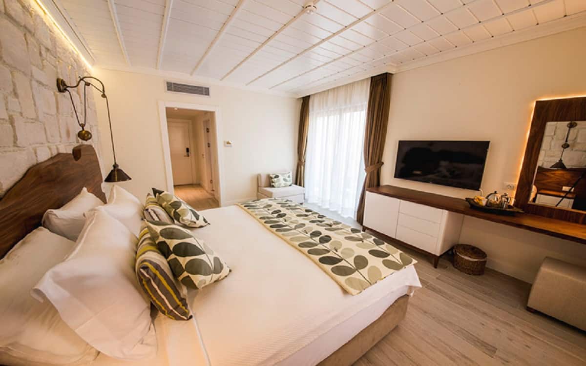 Zimmer, seitlicher Meerblick