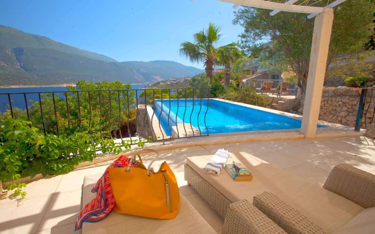 Villa am Meer mit Pool
