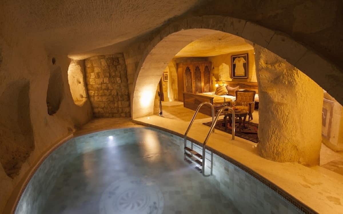 Majestic Pool