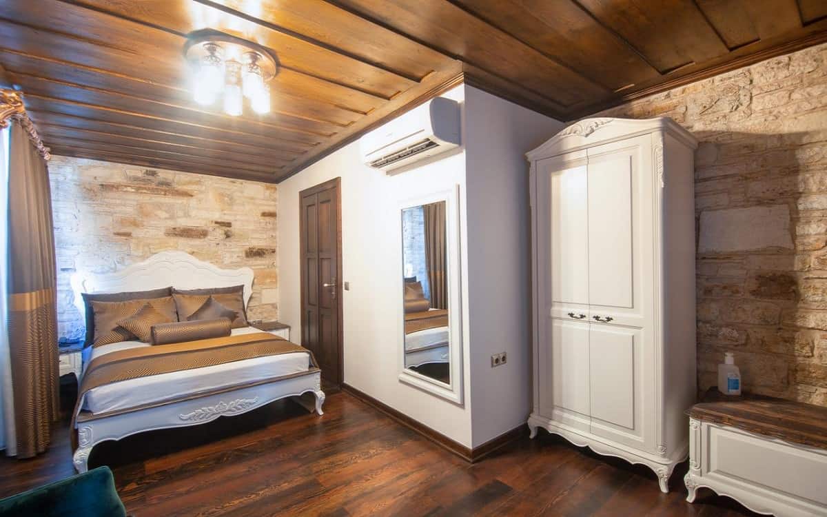 Zimmer mit Balkon