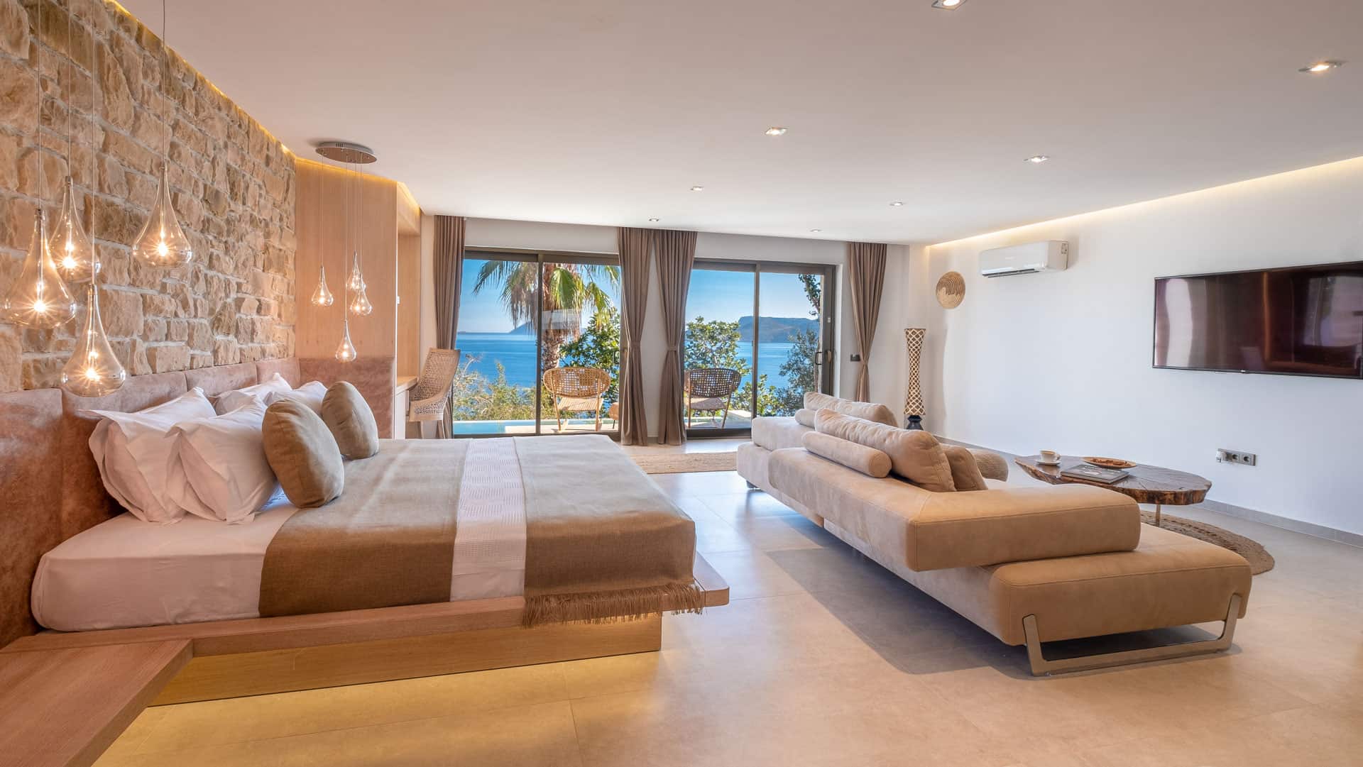 Aqua-Suite mit Whirlpool und Pool, Meerblick oder Gartenblick