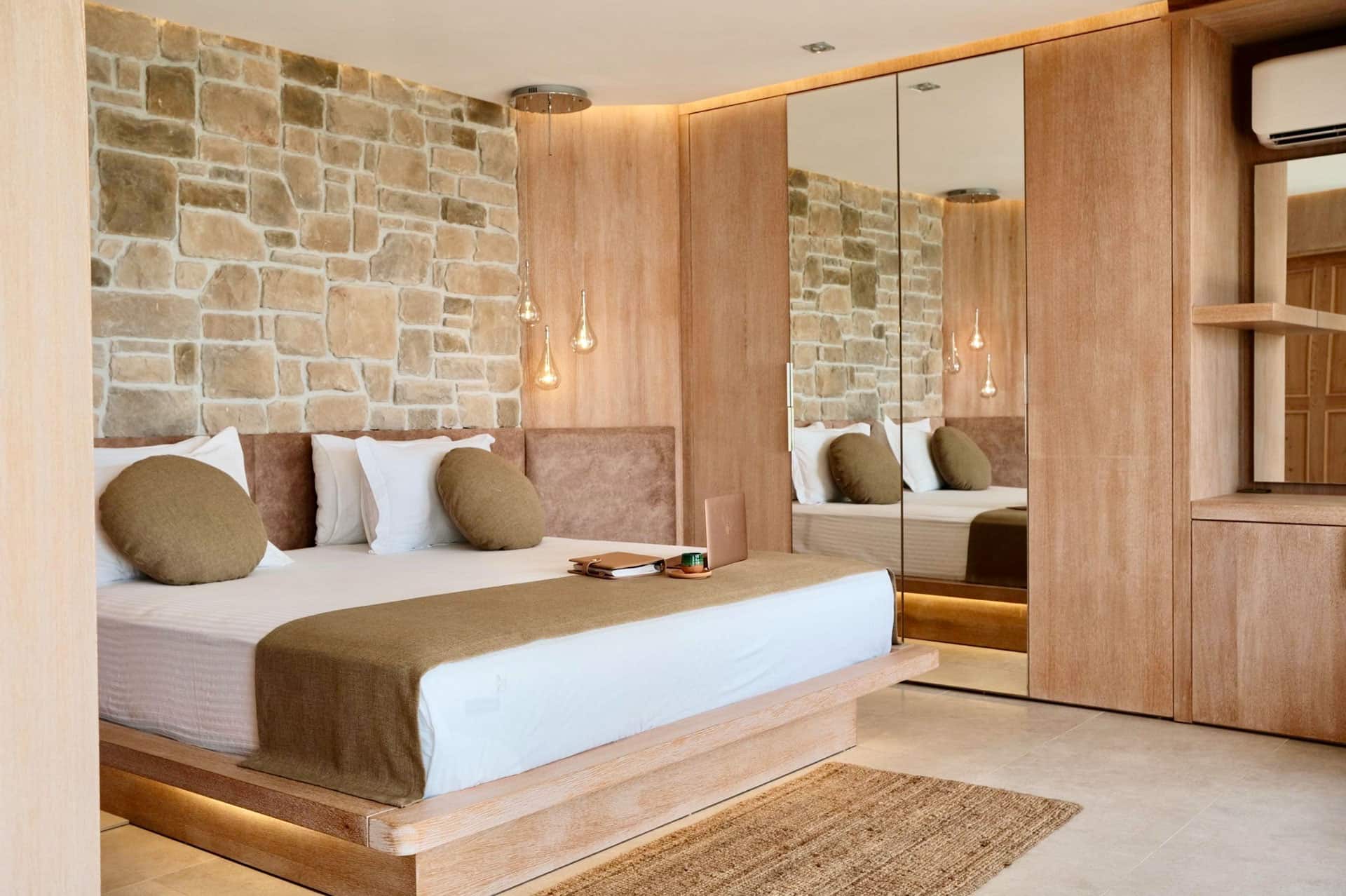 Junior-Aqua-Suite mit Whirlpool und Pool, Meerblick