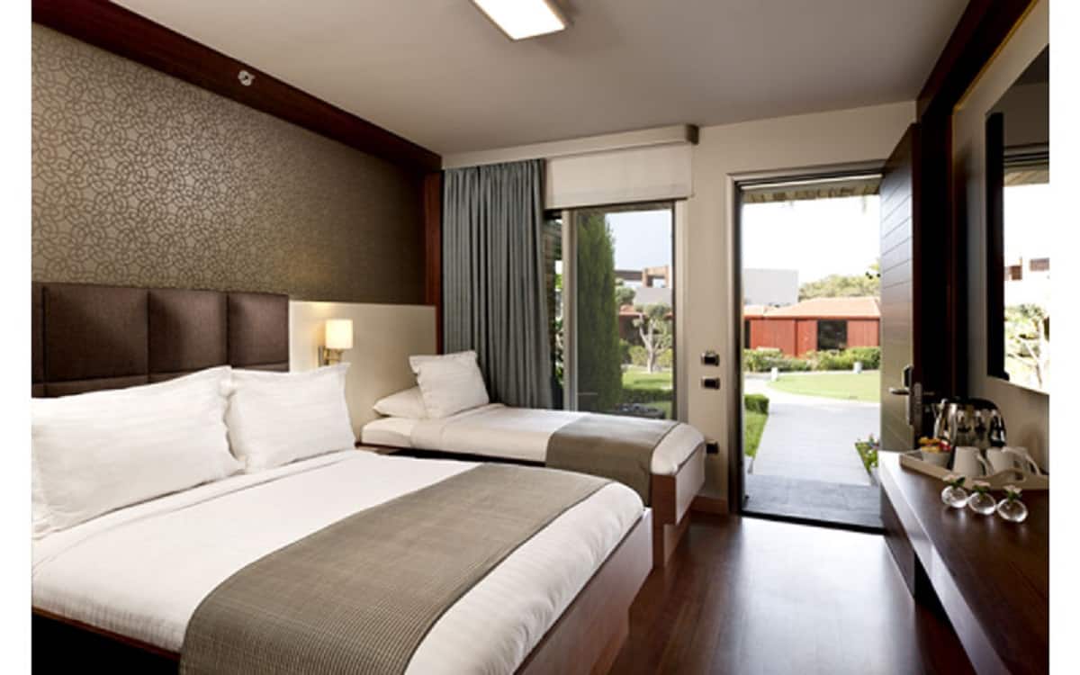 Zweibett- oder Dreibettzimmer