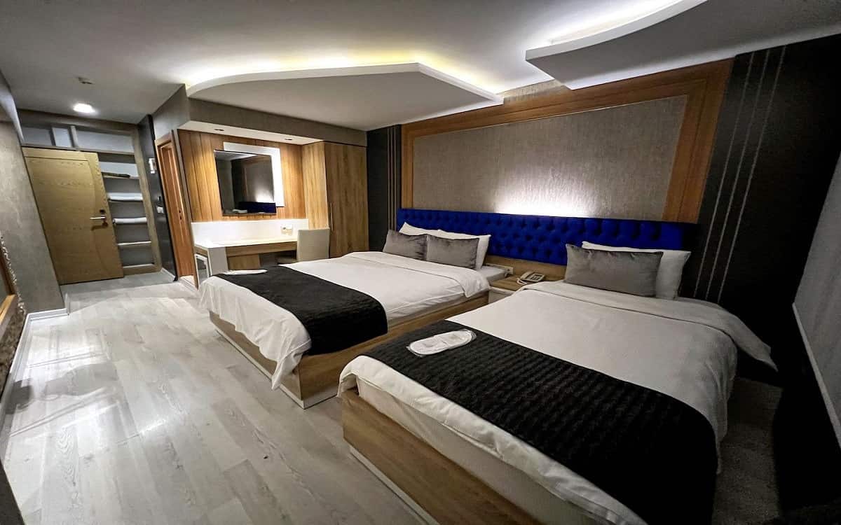 Doppelzimmer mit getrennten Betten