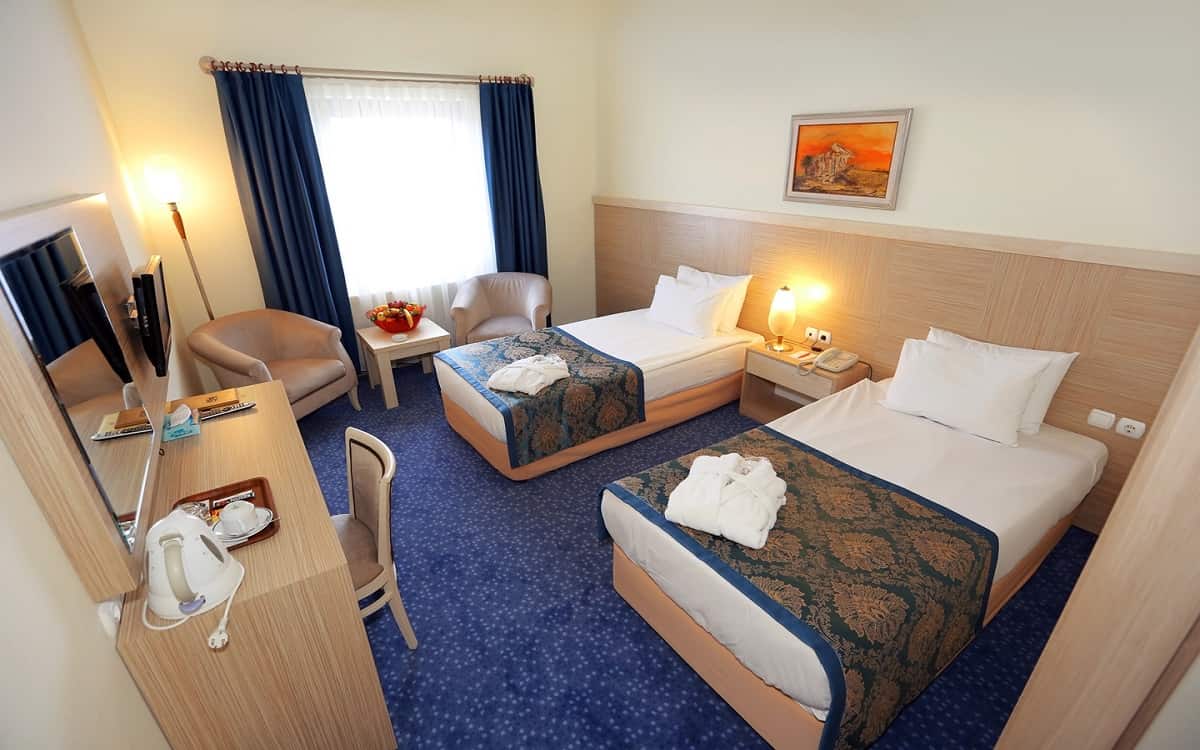 Doppelzimmer mit getrennten Betten