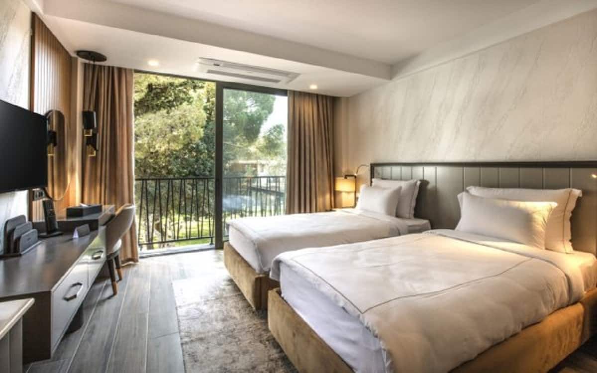 Deluxe Room, Garden View