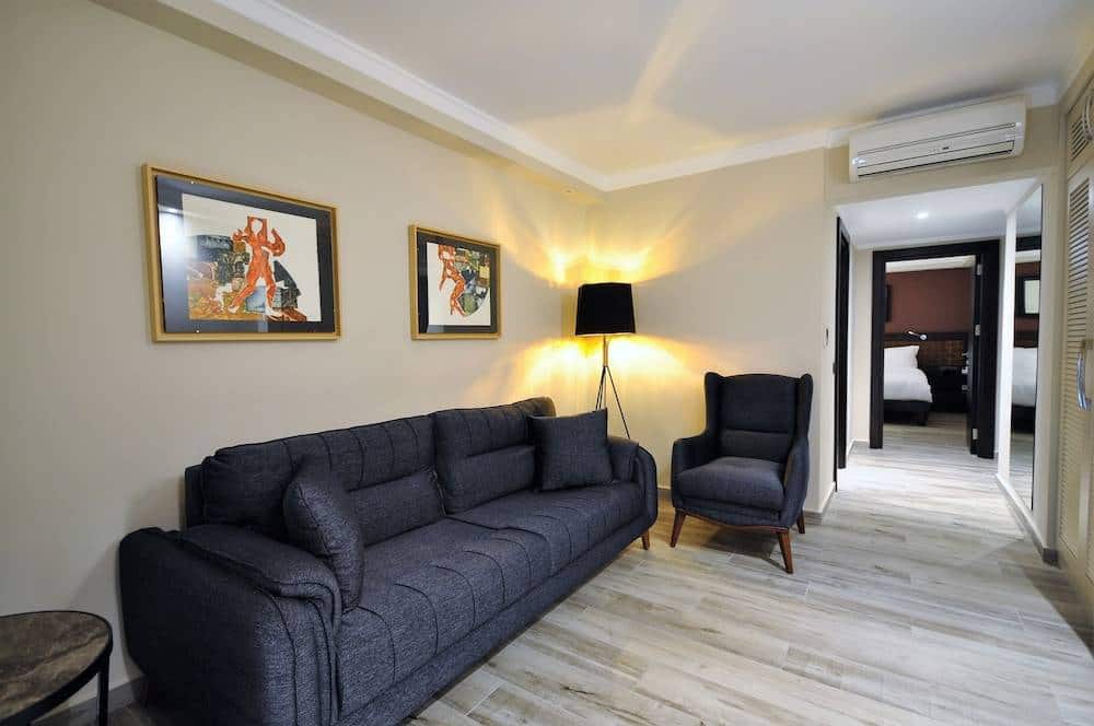 Room, Sea View