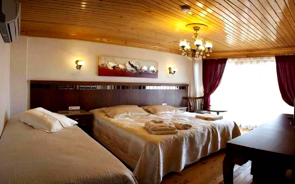 Zimmer, seitlicher Meerblick
