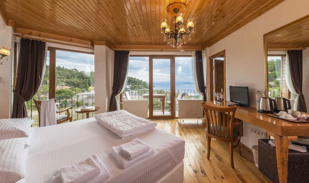 Zimmer, seitlicher Meerblick