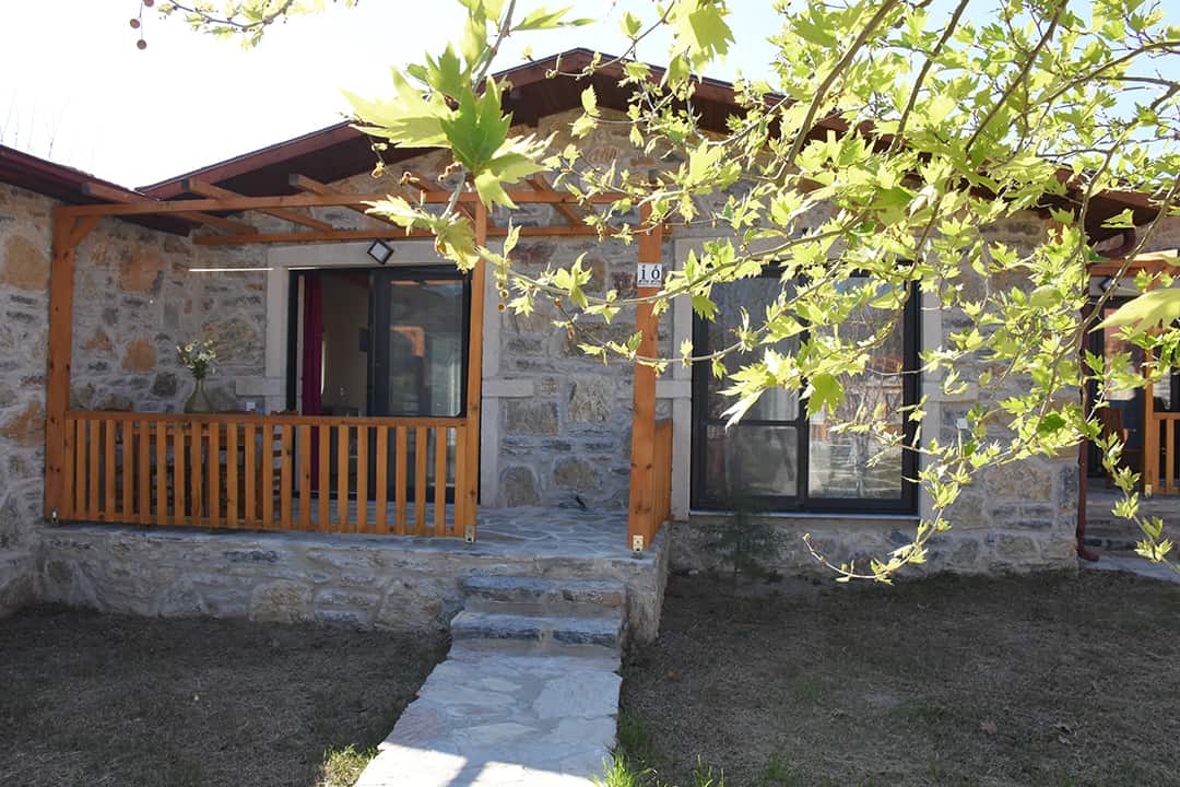 1+0 Stone House