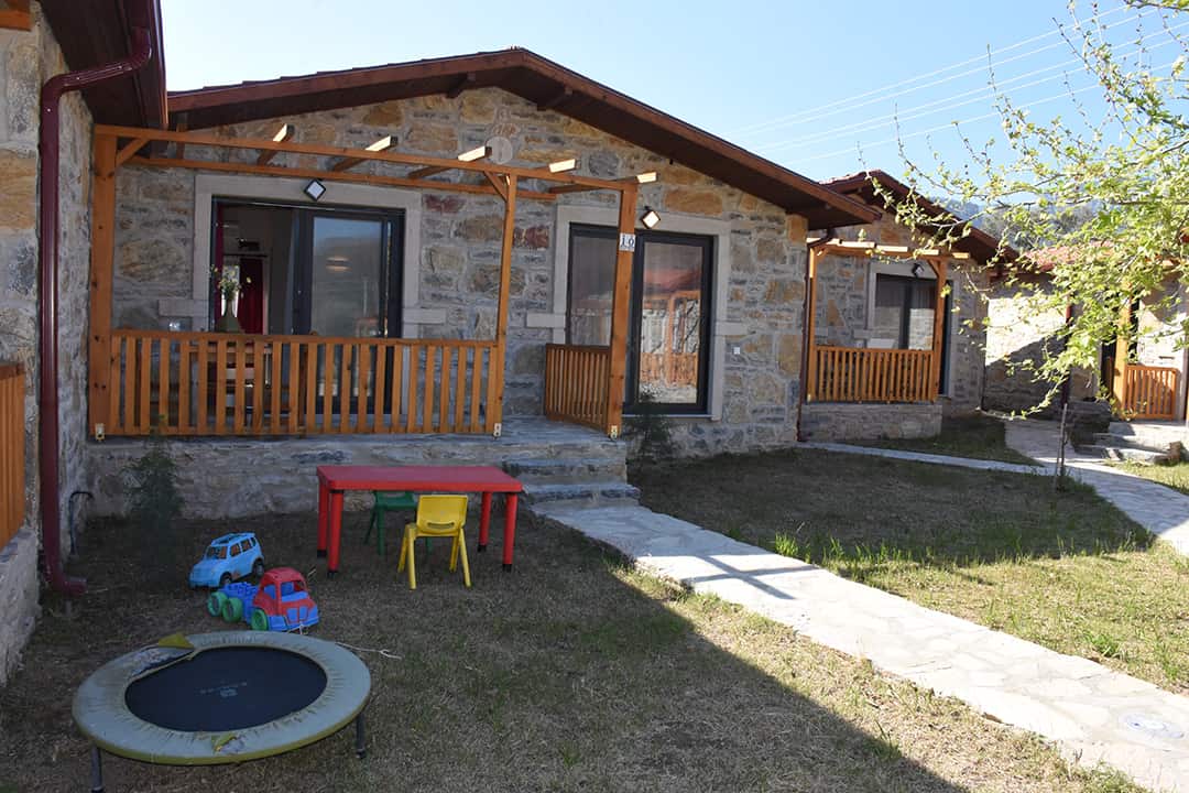 1 Stone House + 1