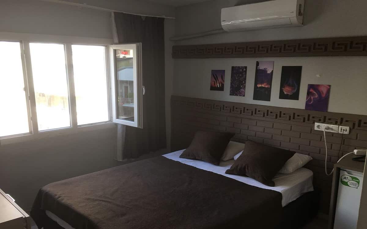 Economy-Doppel- oder Zweibettzimmer