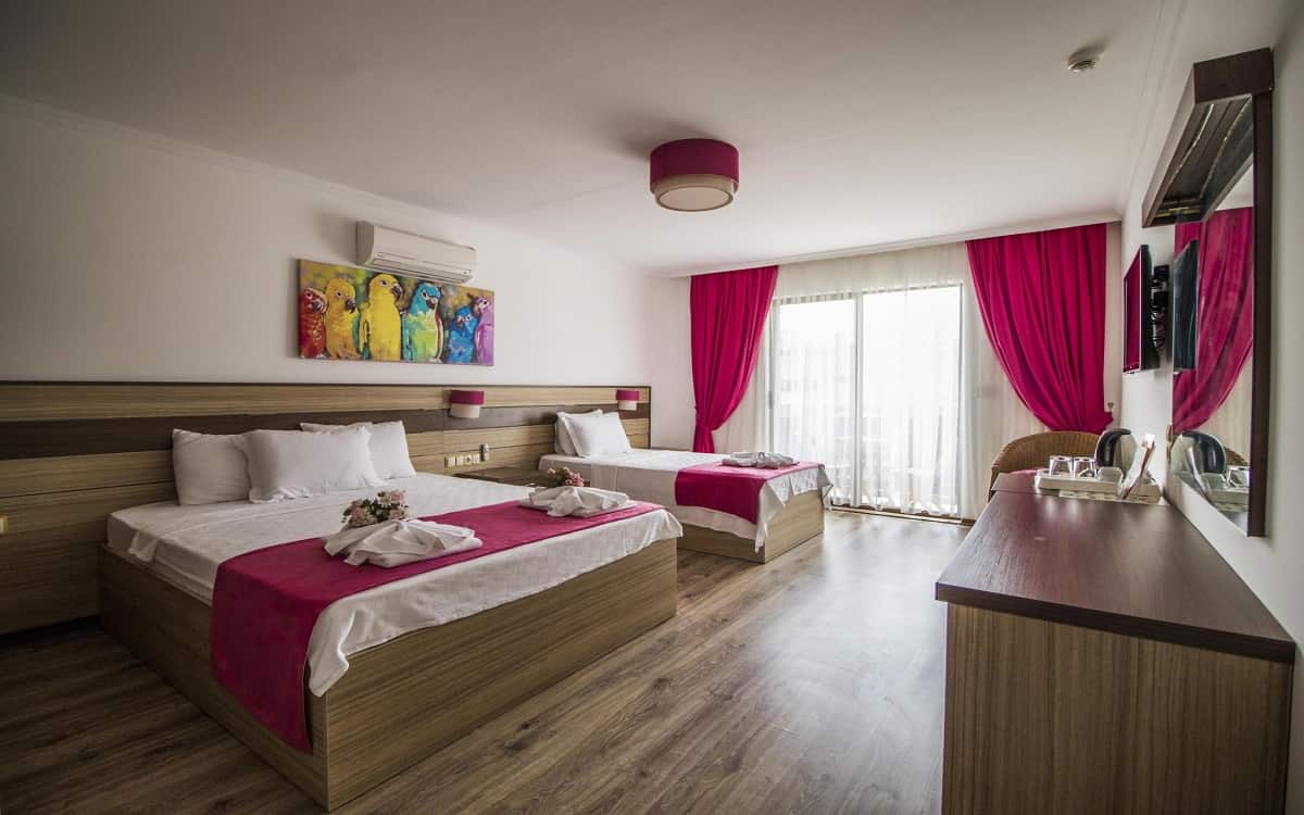Room, Sea View
