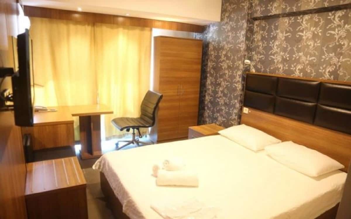 Kara Manzaralı
