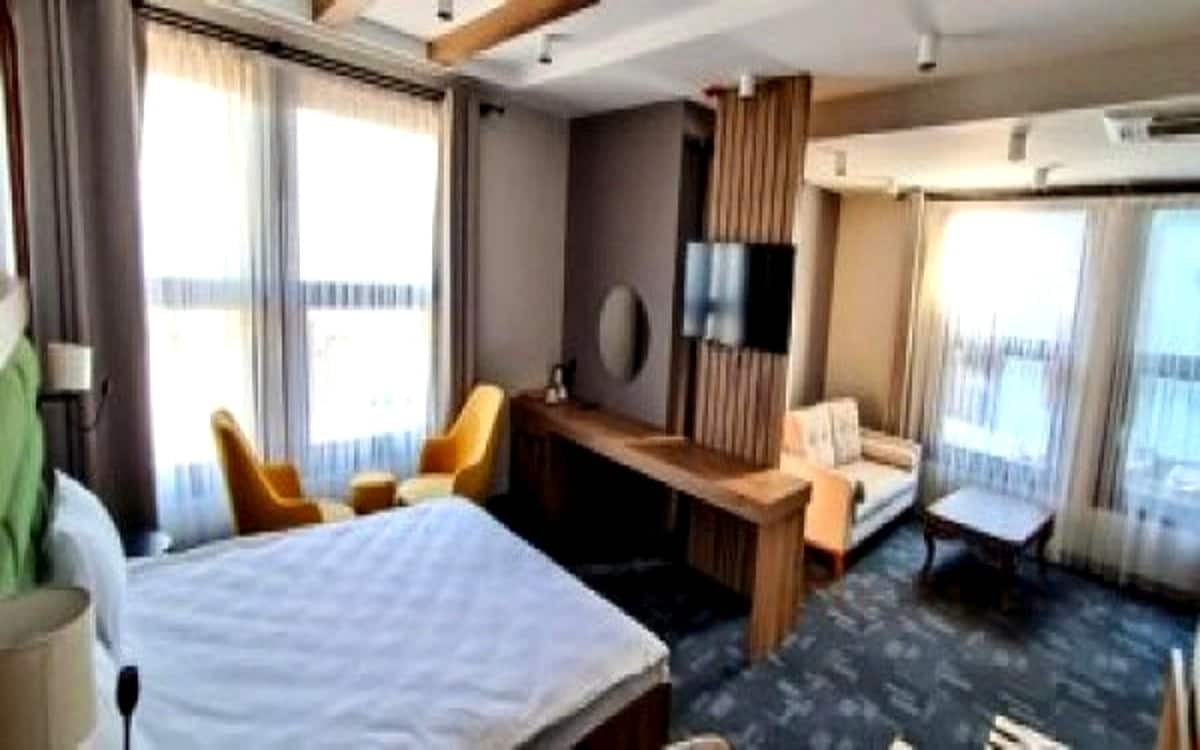Grand Deluxe