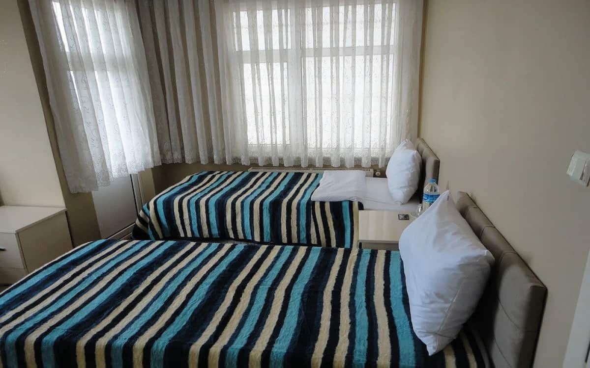 Standard-Doppel- oder Zweibettzimmer