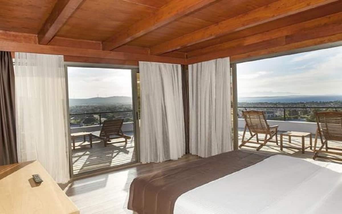 Deluxe Terrace Suite