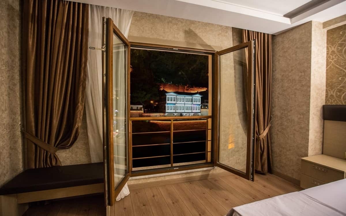 Honeymoon Room