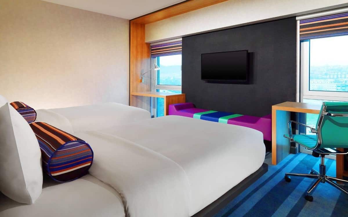 Aloft Classic Room, Twin Beds