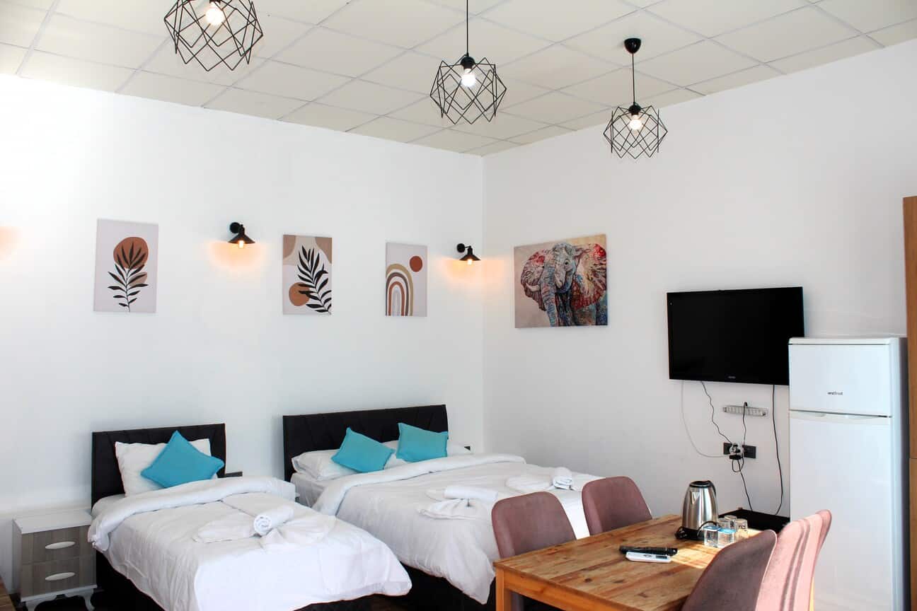 Gartendreibettzimmer