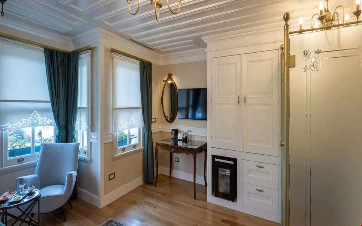Junior Suite Room