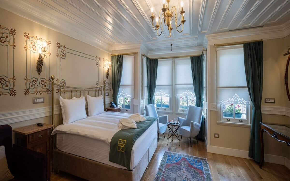 Deluxe Suite