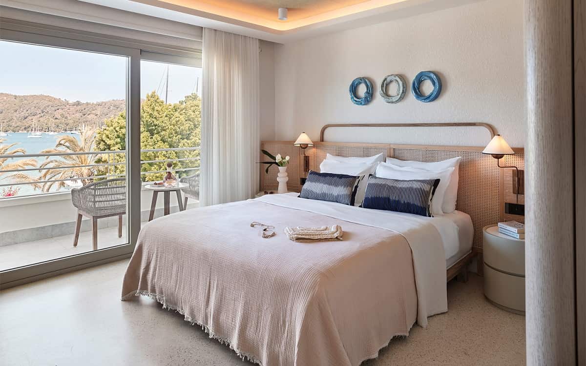 Zimmer mit Balkon und Badewanne, Meerblick