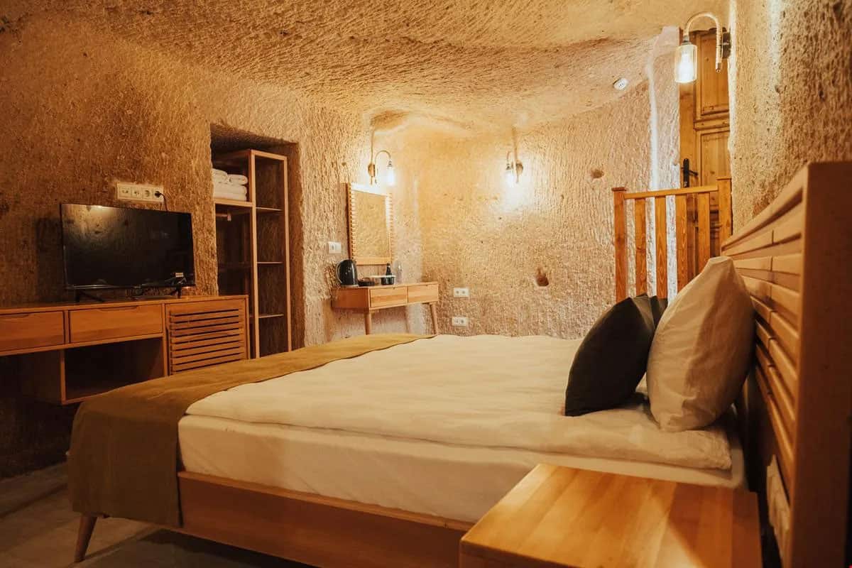 Royal Cave Suite