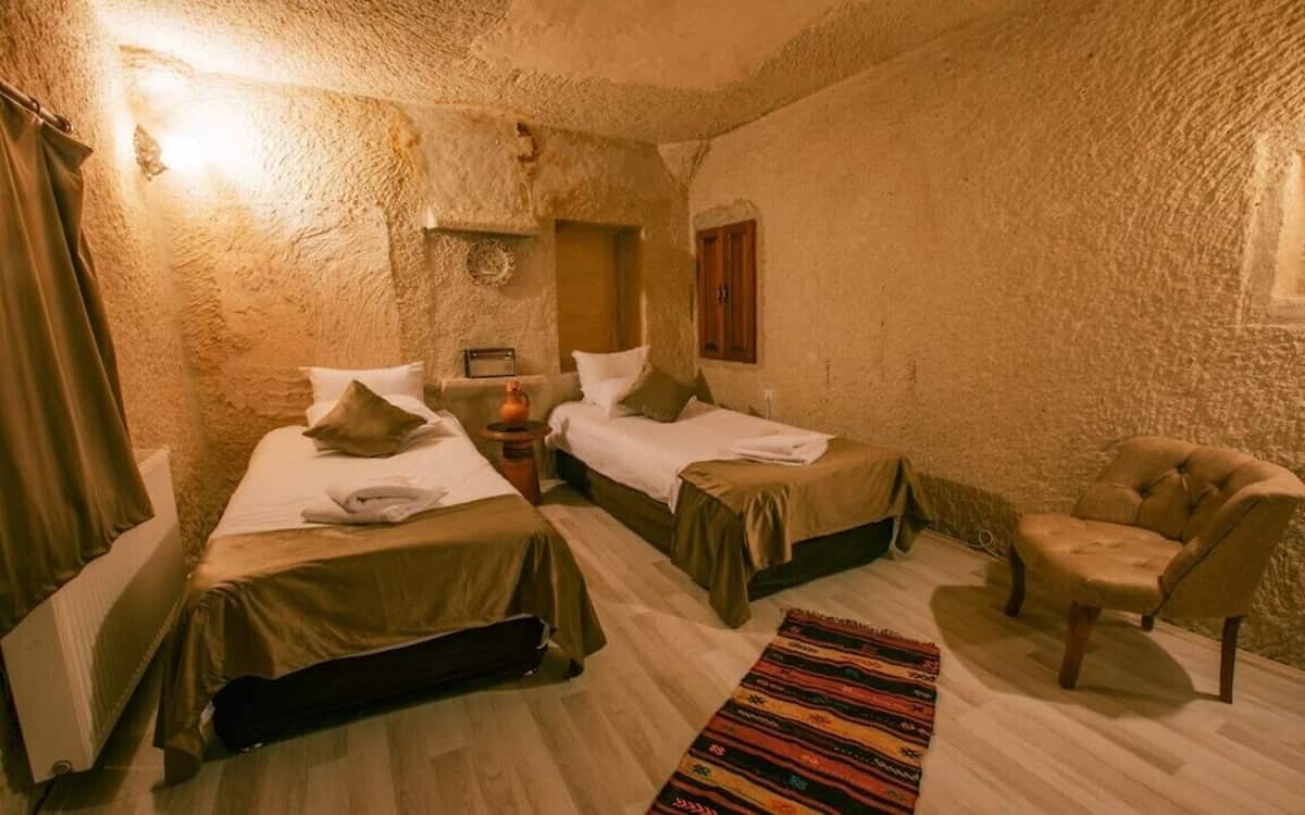 Twin Cave Room