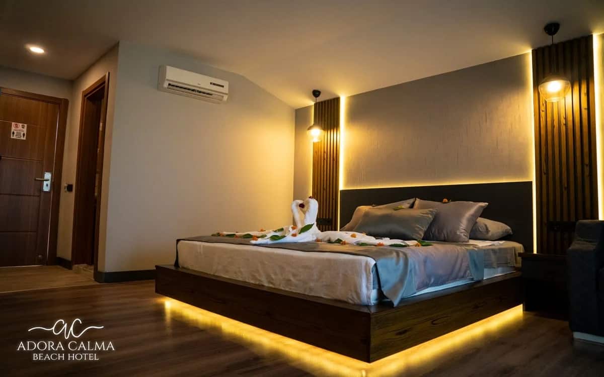 Zimmer, seitlicher Meerblick