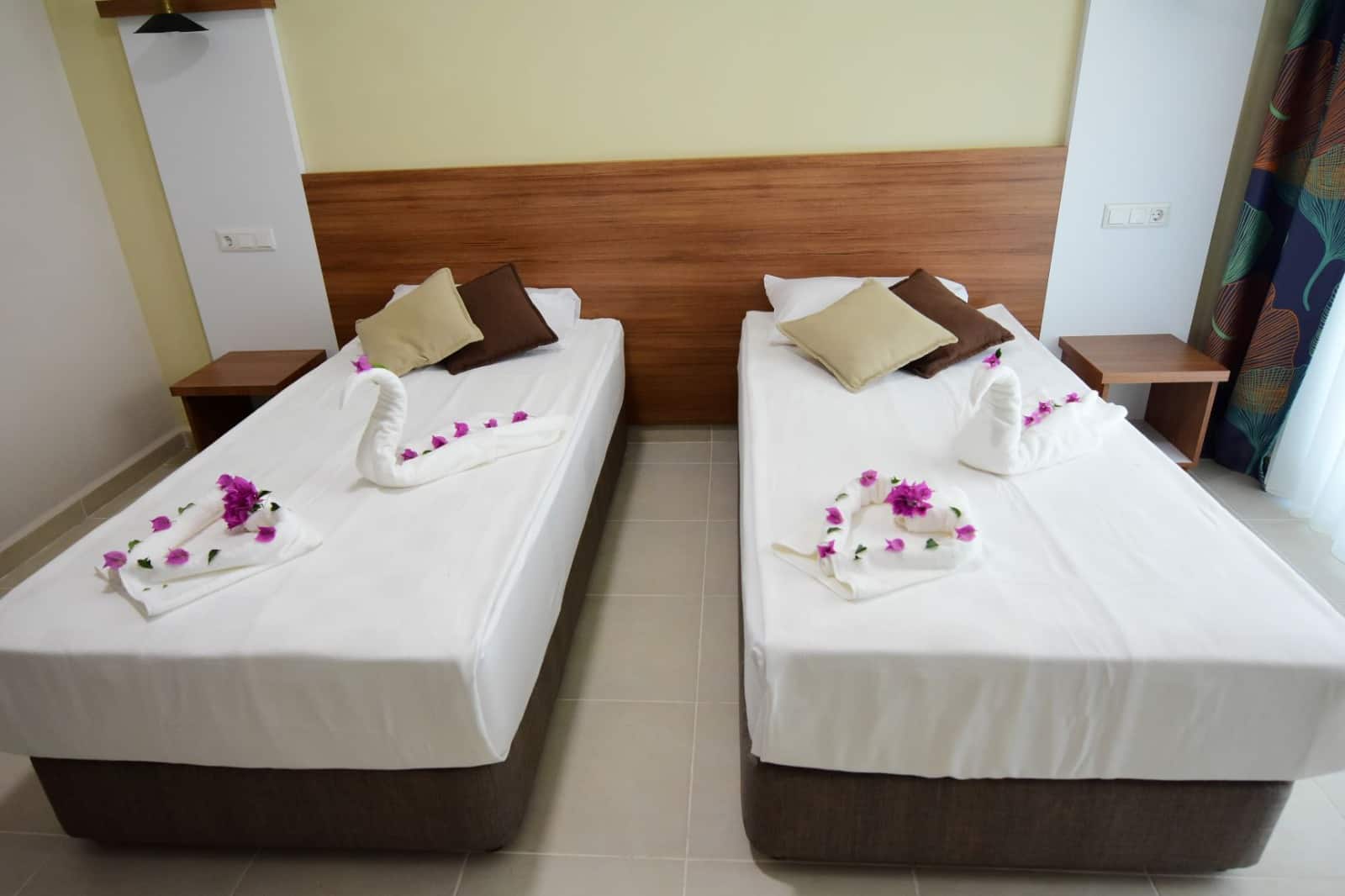 Zimmer mit großem Einzelbett