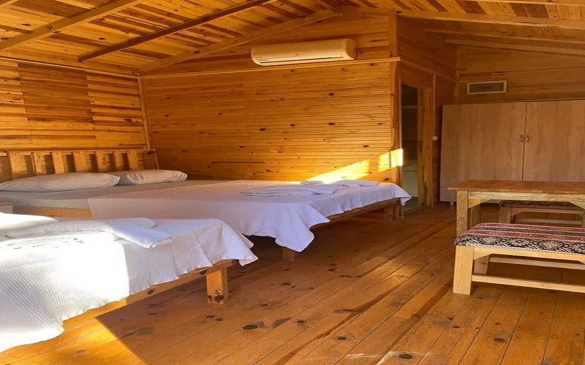 Seaside-Holzdreibett-Bungalow