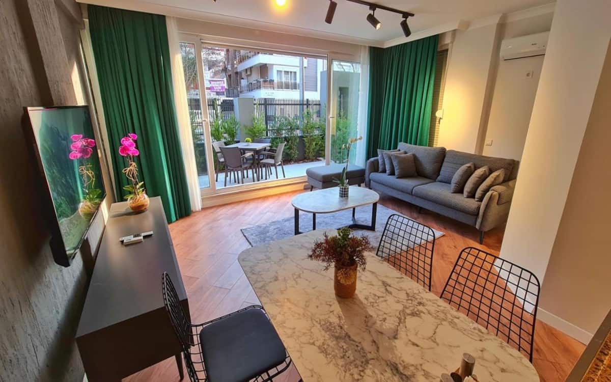 Apartment mit Garten