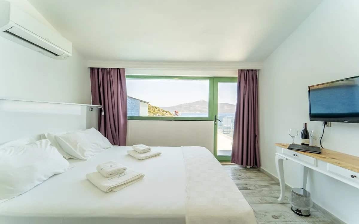 Zimmer mit Privatpool und Pool, Meerblick