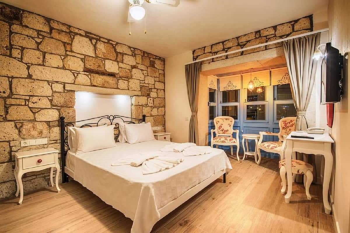 Zimmer 1+1 mit Balkon und Erker