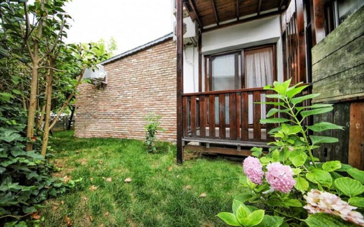 Bungalow Room