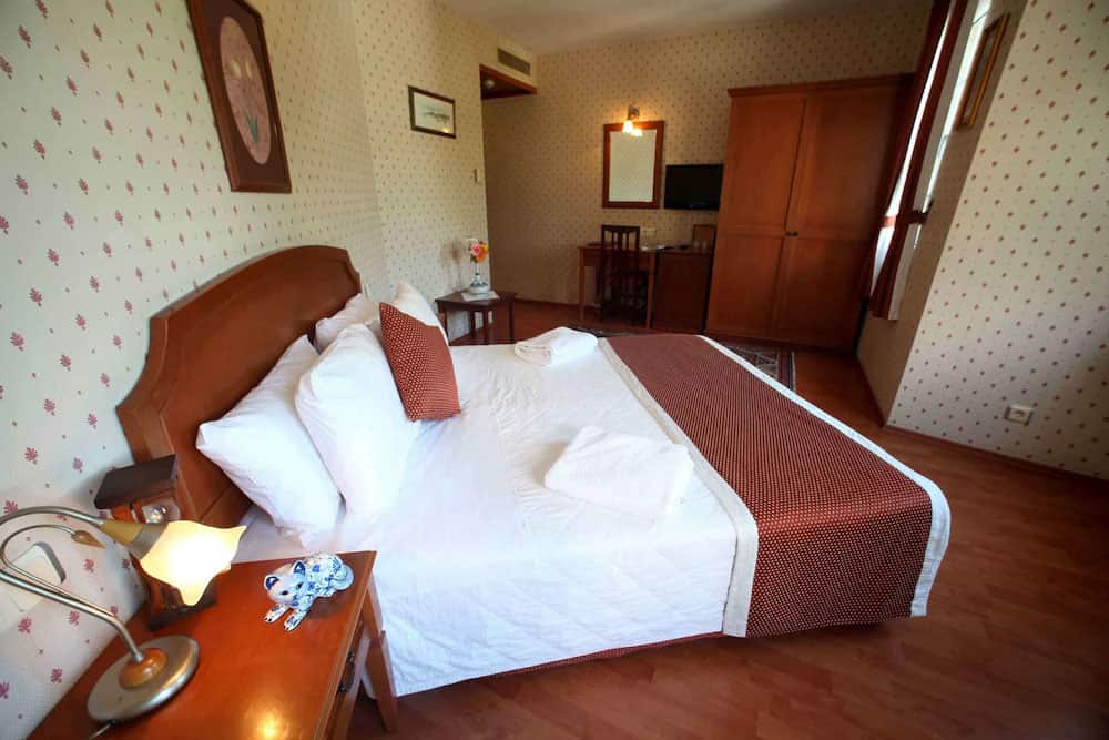 Standard-Doppel- oder Zweibettzimmer