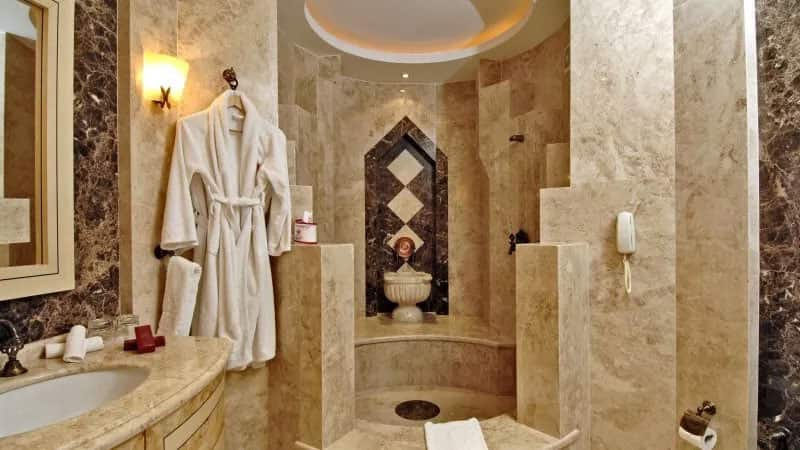 Corner Suite
