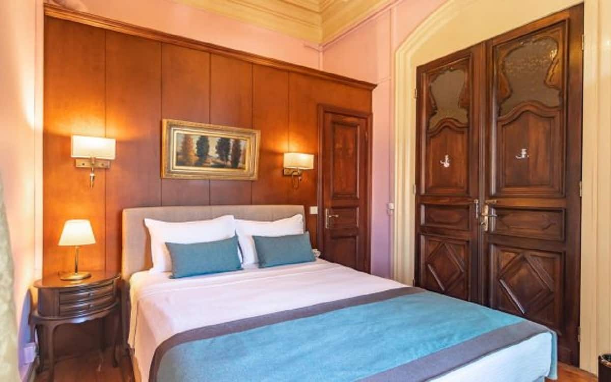 Room, Partial Sea View