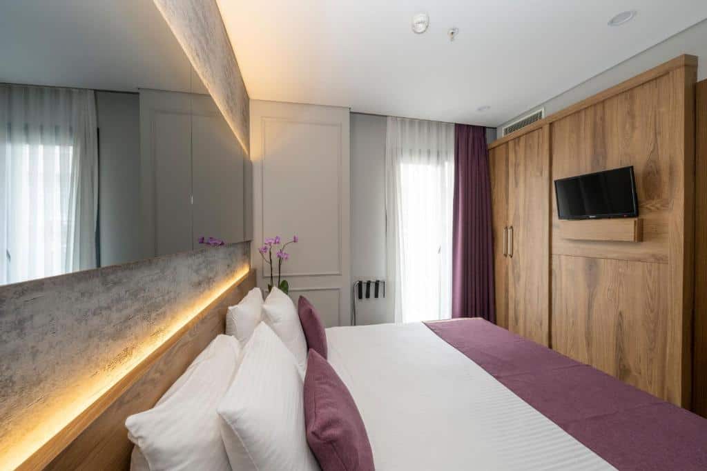 Zimmer mit Balkon