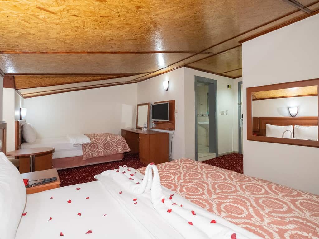 Economy Room