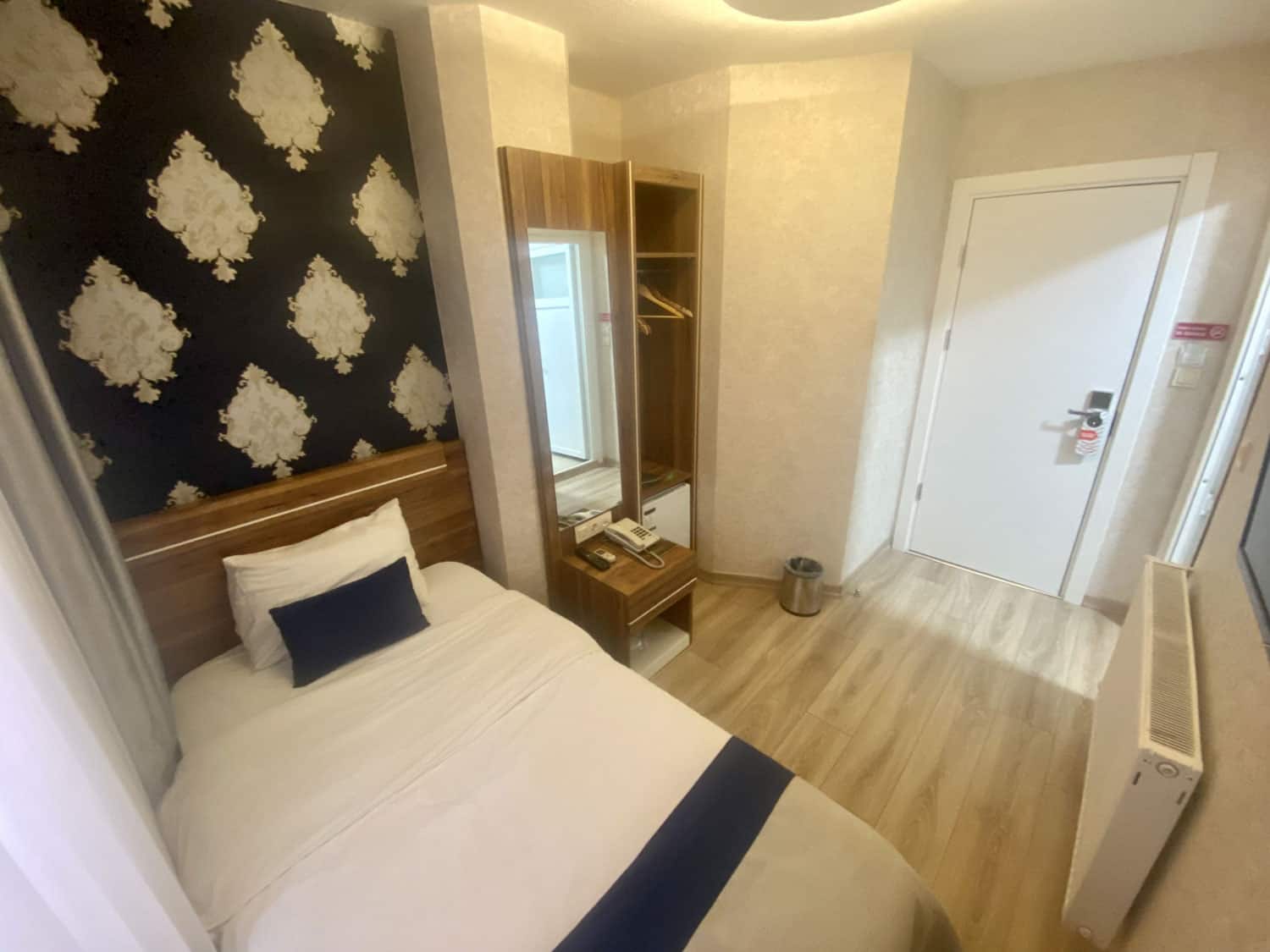 Economy Room