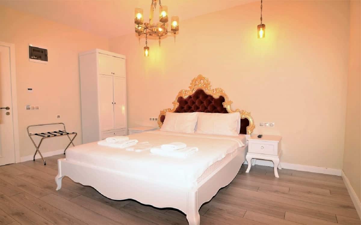 Deluxe-King-Zimmer